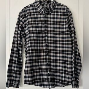 Eddie Bauer Men’s Long Sleeve Flannel Classic Fit Plaid L4